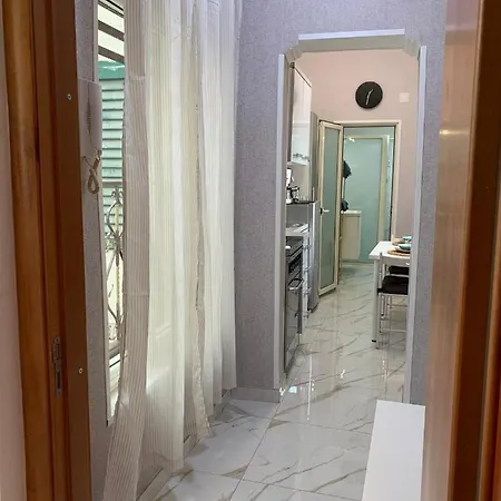 Nennella A Spaccanapoli