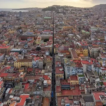 Nennella A Spaccanapoli