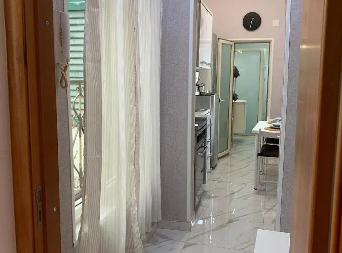 Nennella A Spaccanapoli